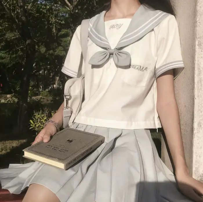 黑暗的习惯 海报